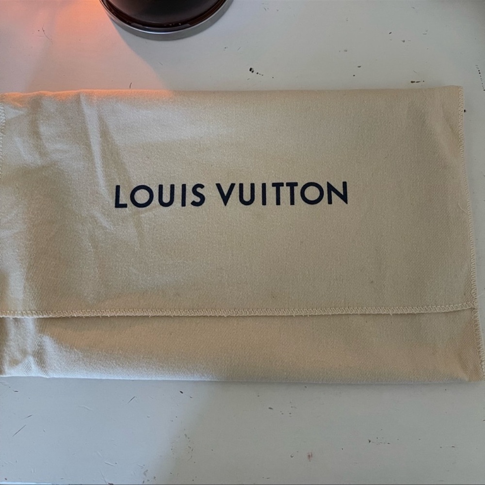 Dust bag
